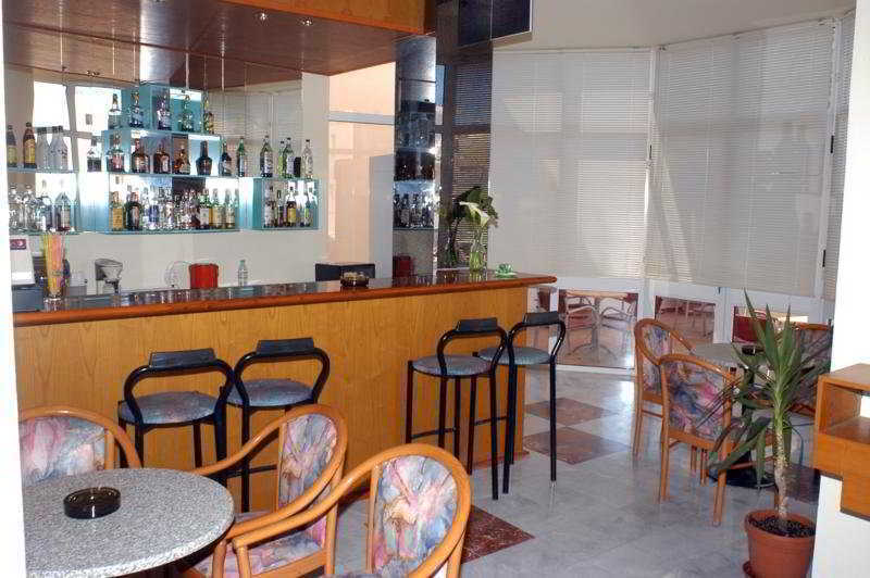Daisy Hotel Apartments Rethymno Exteriör bild